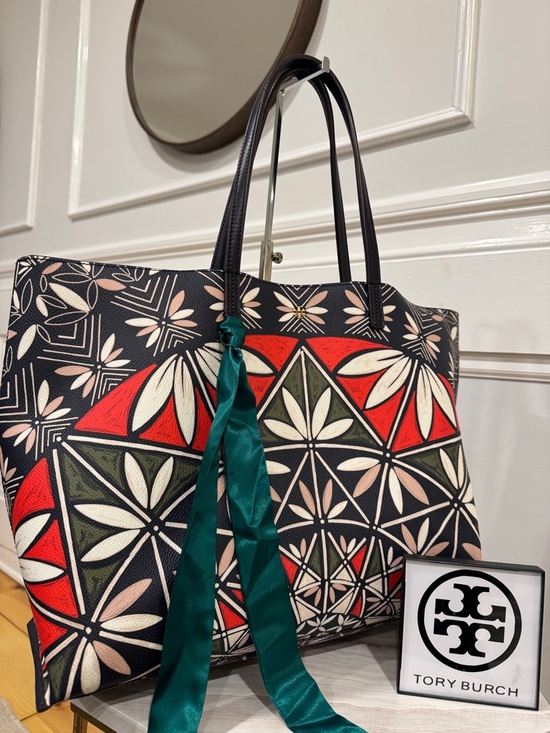Tory Burch Handbags - Tory Burch Bag Kerrington Large Printed Floral Geometric Leather Tote